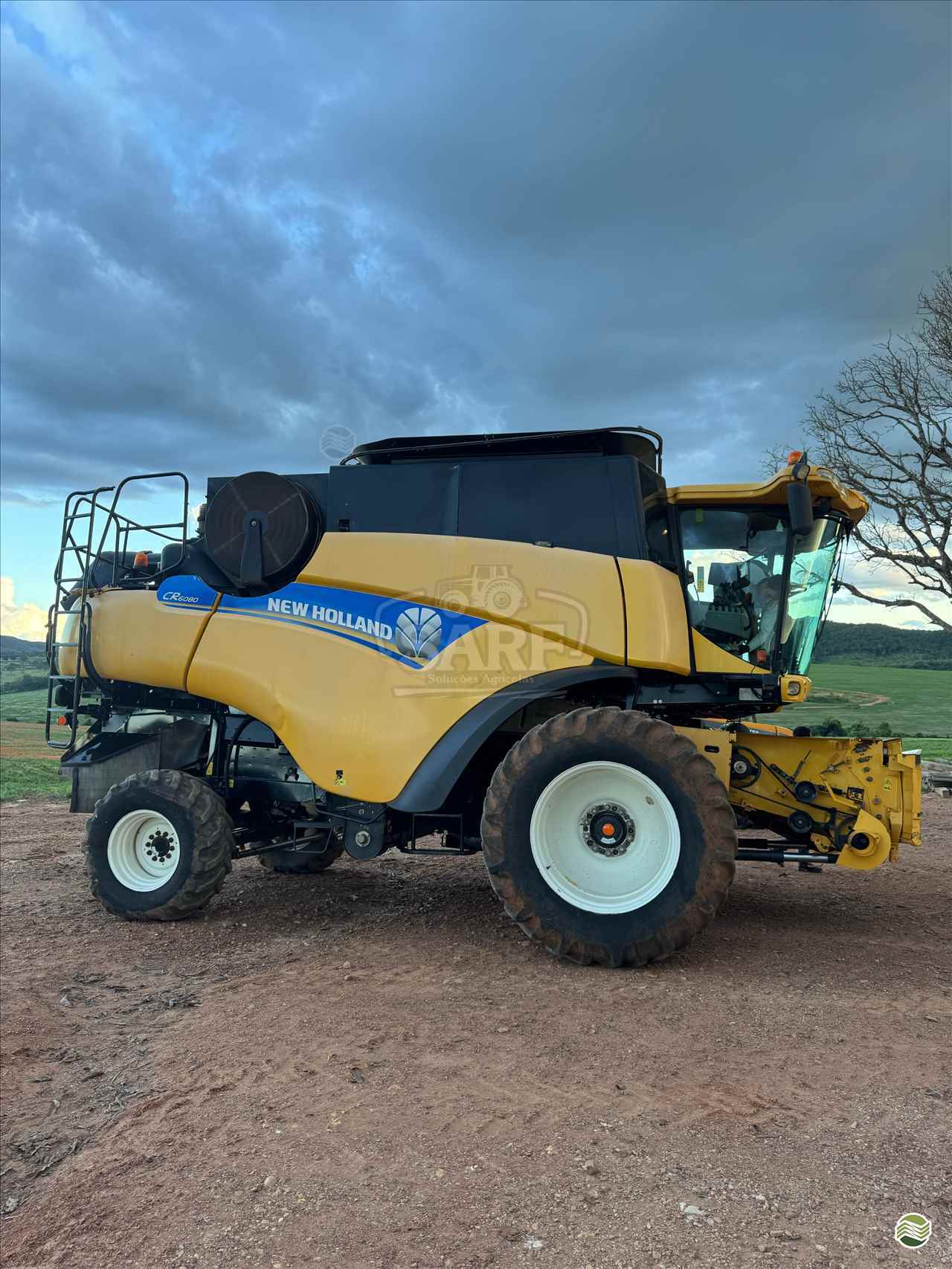 COLHEITADEIRA NEW HOLLAND CR 6080 SARF Soluções Agrícolas UBERLANDIA MINAS GERAIS MG